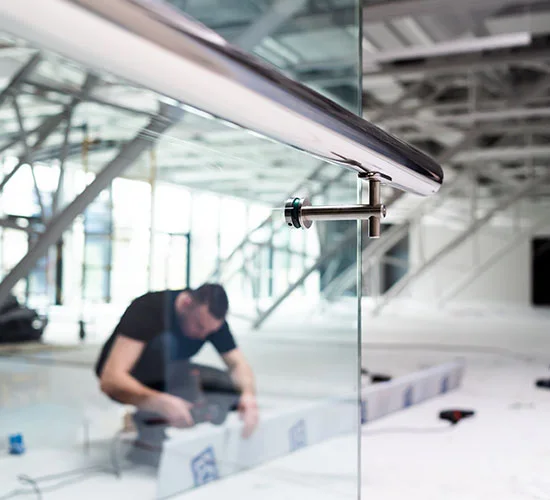 Apopka, FL highly skilled glass repair technicians